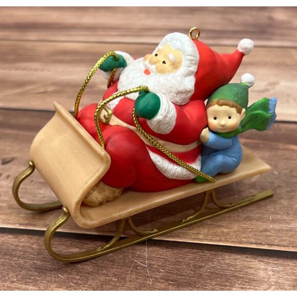 HTF 2016 HALLMARK KEEPSAKE ORNAMENT QG01454 SLEDDING SANTA BY KRISTINA GAUGHRAN - Picture 1 of 10